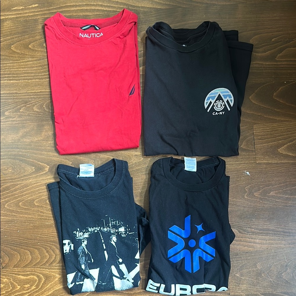 Lot of 4 men’s medium T-shirts